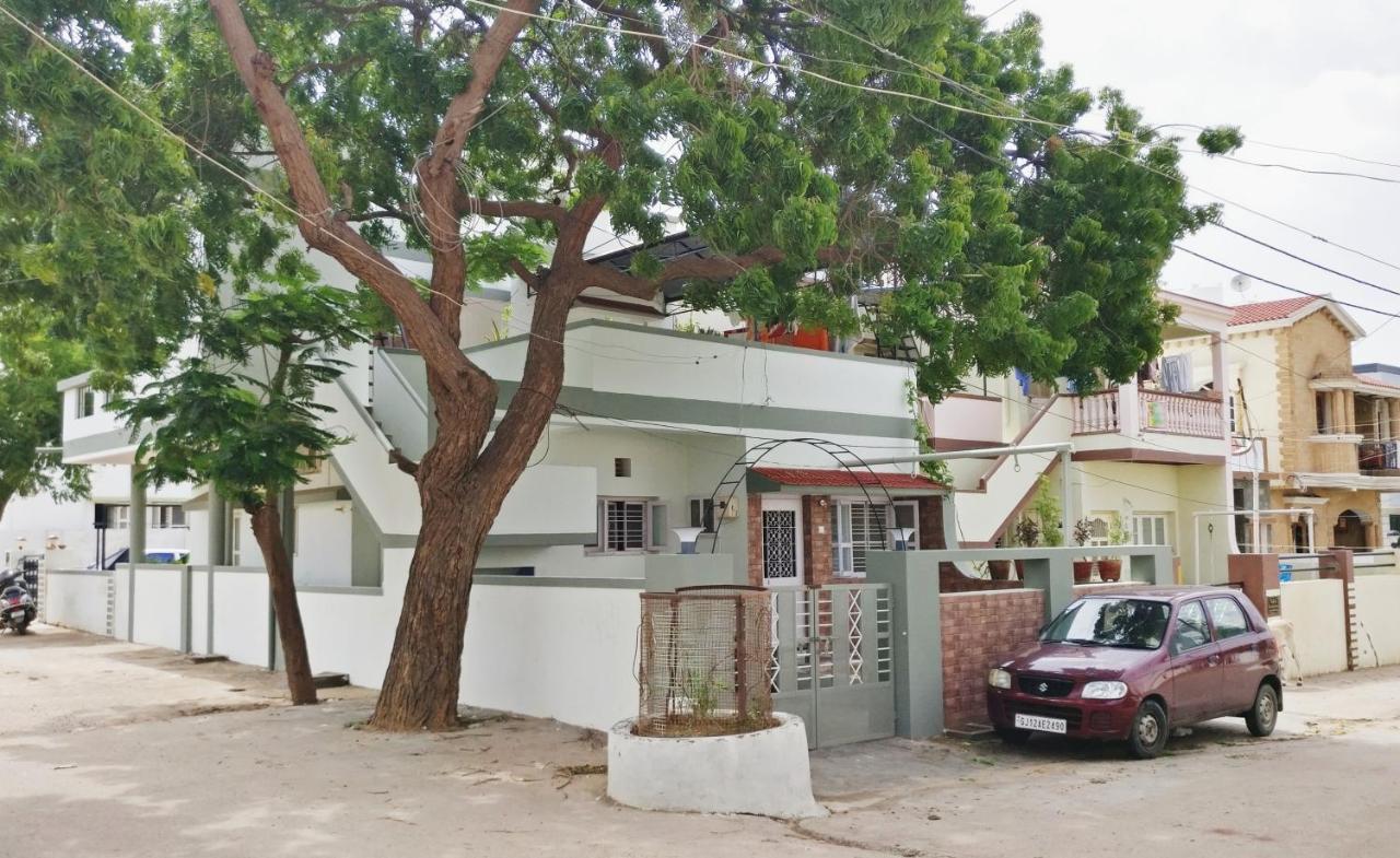 "Go Desert" Homestay Bhuj Eksteriør billede